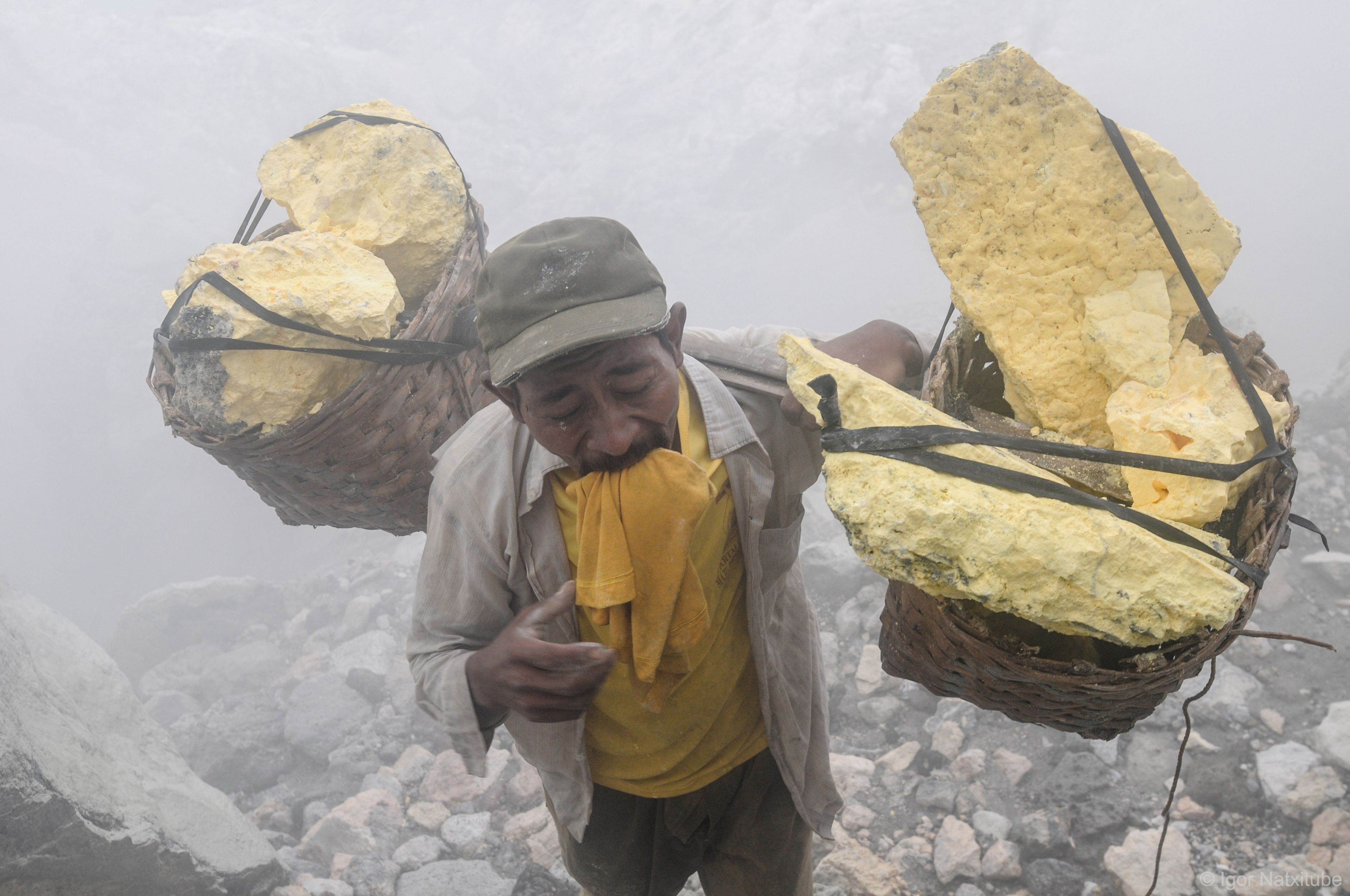 ESCLAVOS DEL KAWAH IJEN